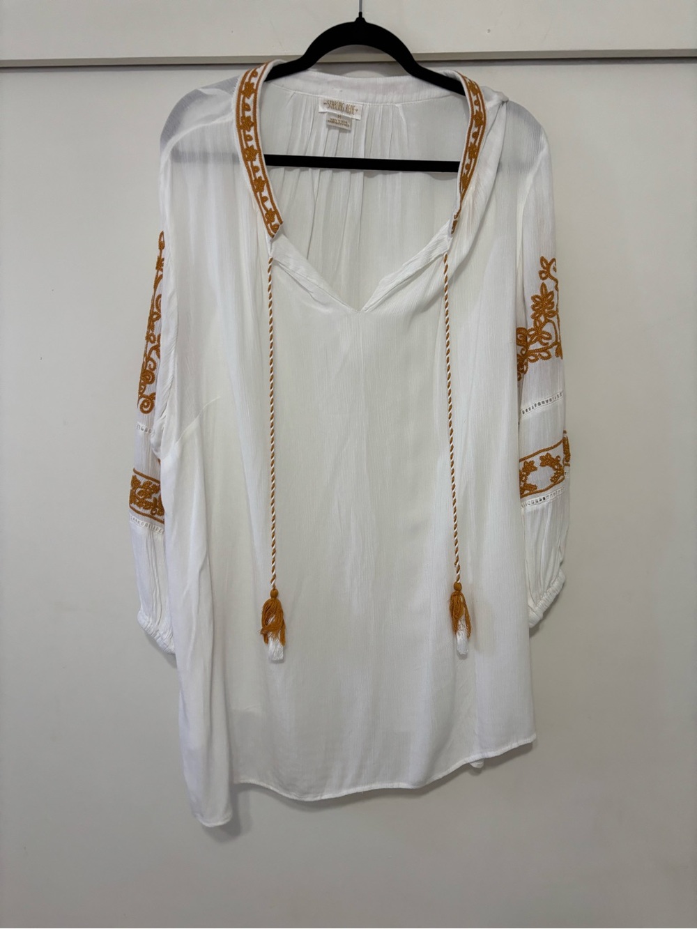 Elegant Womens Cover Up by Starling Reine White w/Gold Embroidery Medium